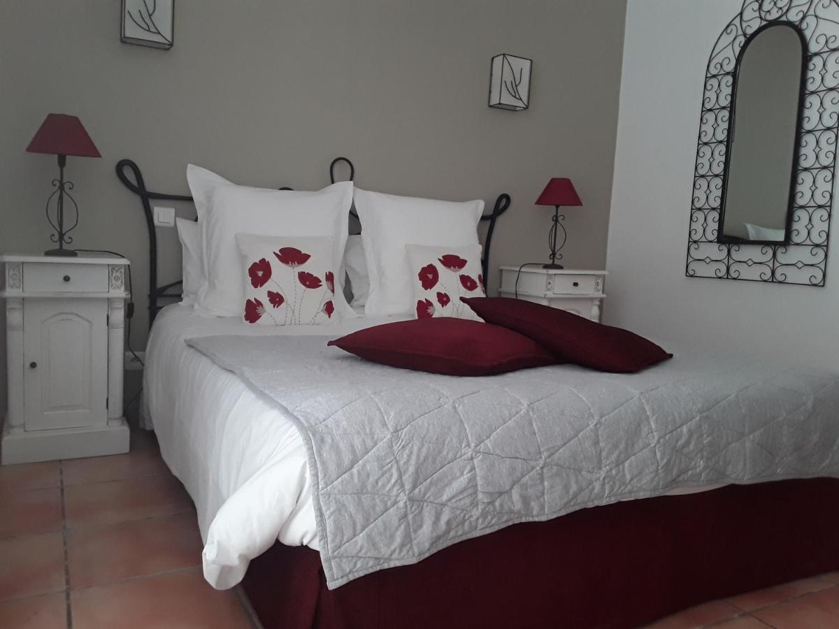 Mas De L'Ile Bed and Breakfast Αβινιόν Εξωτερικό φωτογραφία